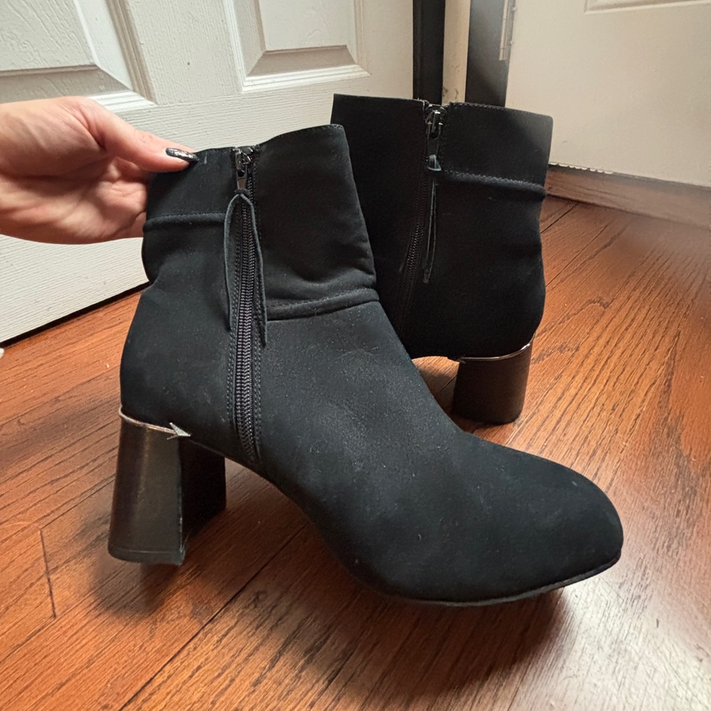 Black Ankle Boot Wide Width from Rebel Wilson shoes 8.5ww